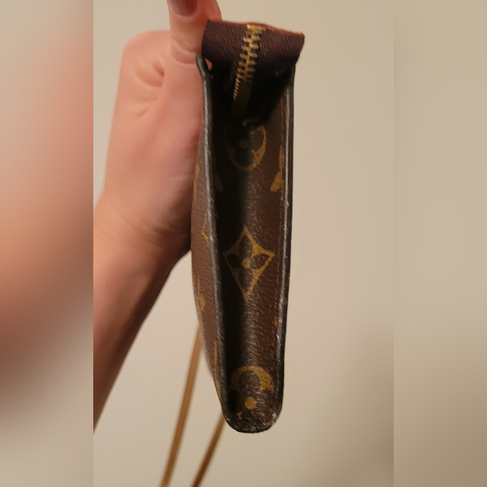 100% Authentic Louis Vuitton Monogram Pouch - Picture 8 of 12